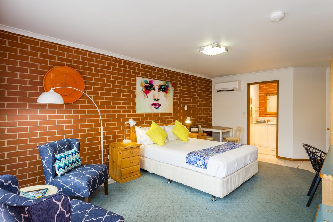 Yackandandah Central Екстер'єр фото