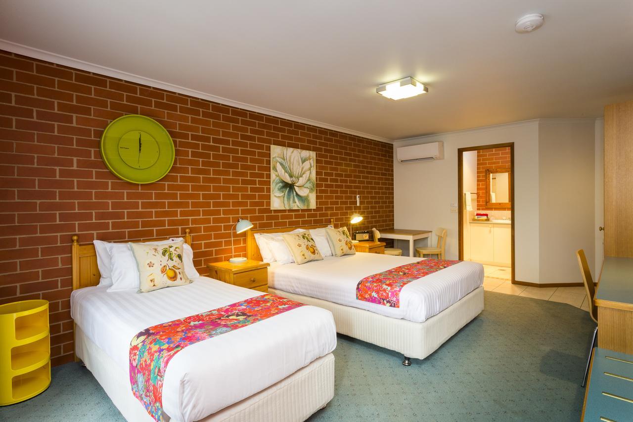 Yackandandah Central Екстер'єр фото