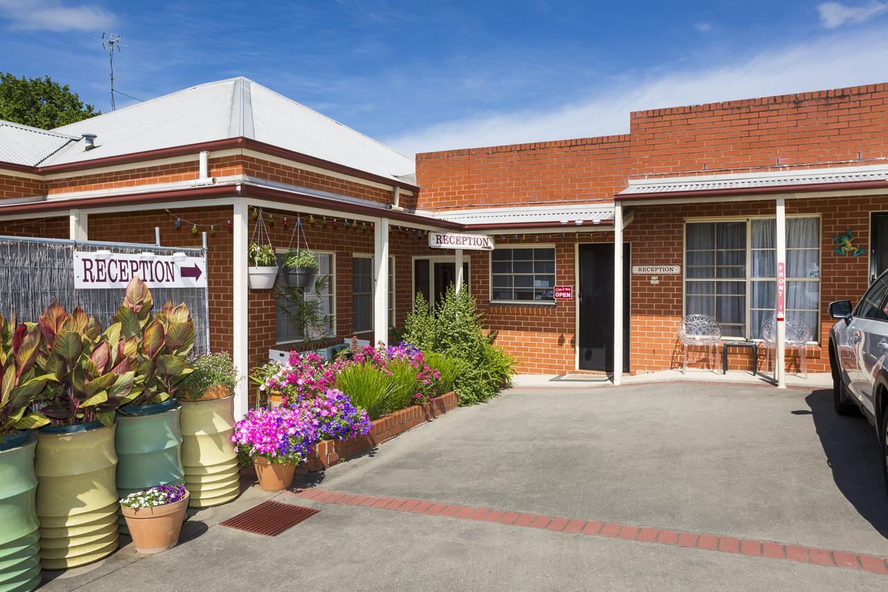 Yackandandah Central Екстер'єр фото